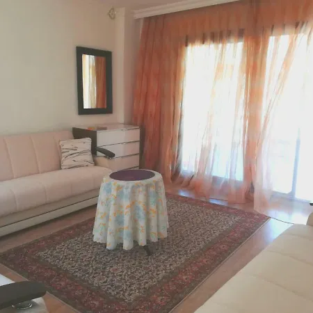 Appartement A Flat In A *